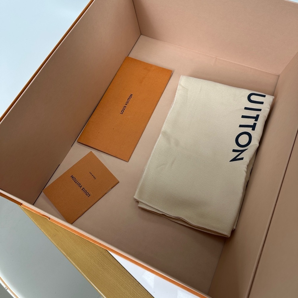 Louis Vuitton Melie - Picture 7 of 17
